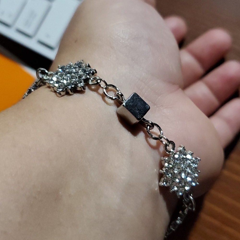 Stunning bracelet - Picture 3 of 4